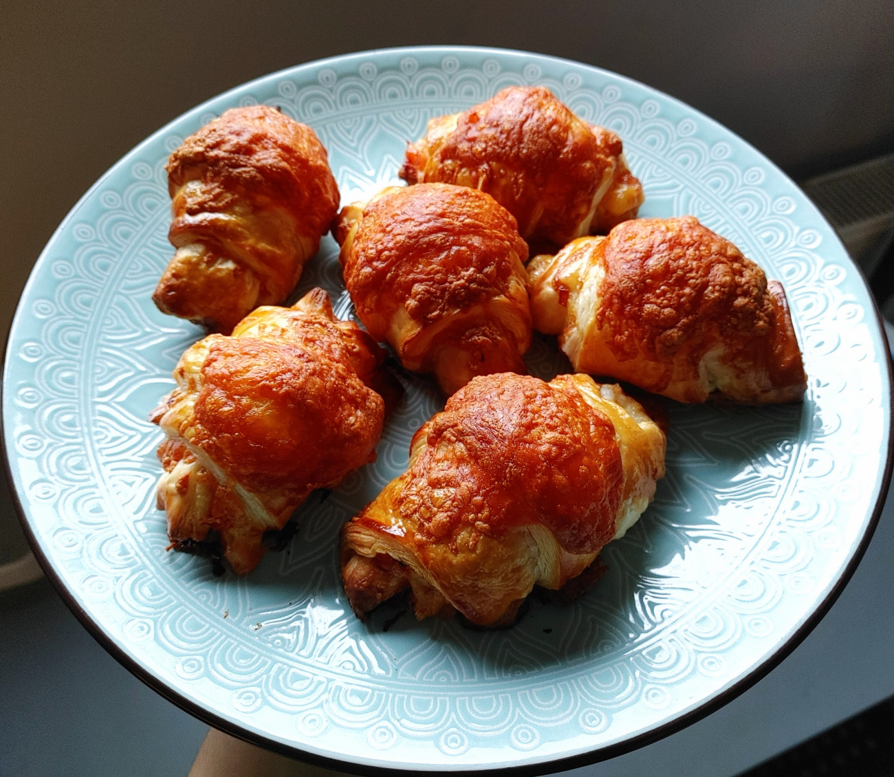 Sonkás-sajtos croissant, leveles tésztából