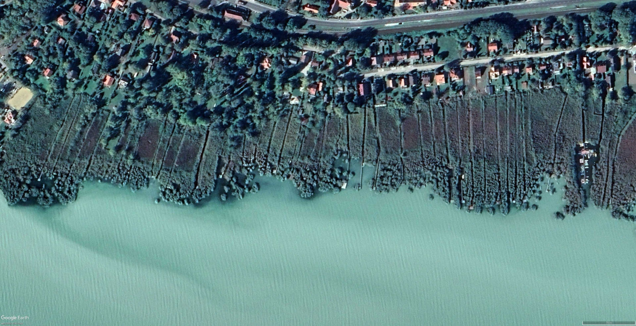  Műhold felvétel a nádasok feldarabolásáról (Forrás: Google Earth)